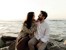 كيف تقنعين زوجك بذكاء؟.. مفاتيح التواصل الناجح في الزواج