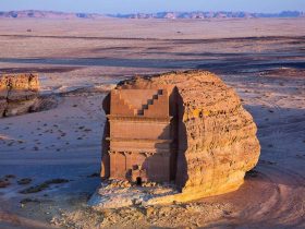 دادان.. جولة عبر الزمن في قلب العلا