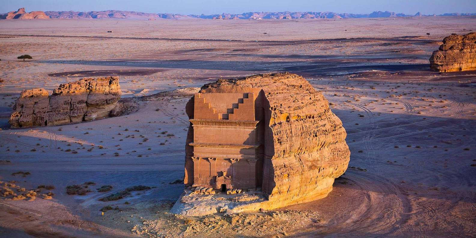 دادان.. جولة عبر الزمن في قلب العلا