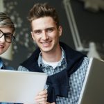 العلاقات الزوجية في فخ "الواقع الافتراضي".. المسارات والحلول