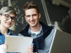 العلاقات الزوجية في فخ "الواقع الافتراضي".. المسارات والحلول