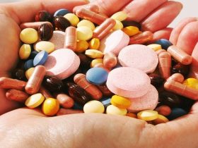 فخ المكملات الغذائية.. عندما يتحول "الدواء" إلى داء خلف شاشات التواصل