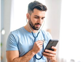 التشخيص الذاتي عبر الإنترنت والذكاء الاصطناعي.. راحة مؤقتة ومخاطر صحية محتملة