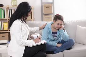 عقدة أطلس في علم النفس التحليلي.. عندما يتحول العطاء إلى عبء نفسي