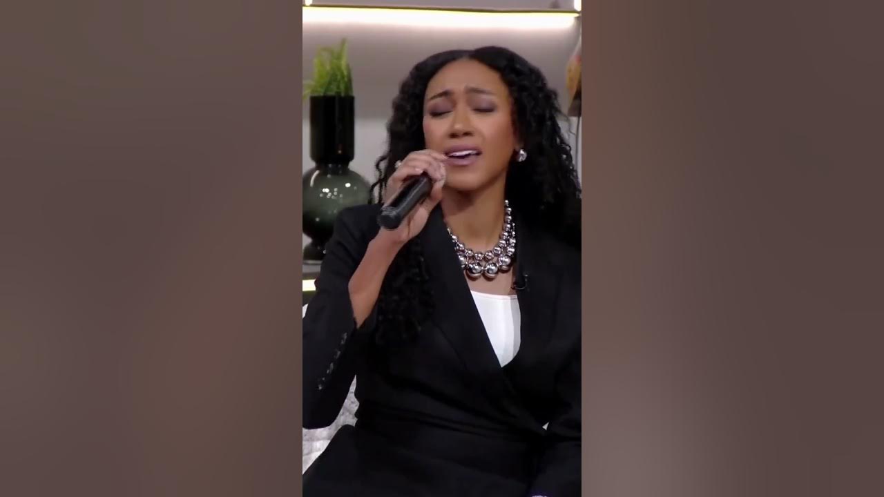 الفنانة ود.. صوت يجمع بين رقي الطب وعذوبة الطرب