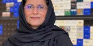 «مها الملوح».. فنانة سعودية توثق الهوية وتعيد قراءة الواقع بلغة تشكيلية معاصرة