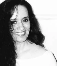 شادية عالم.. حين يلتقي الفن بالروح في تجربة بصرية استثنائية