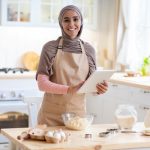 أساسيات المطبخ للمبتدئين.. دليل عملي لبداية ناجحة في عالم الطهي