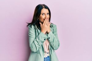 إتيكيت التعامل مع الأسئلة المحرجة.. مهارات ذكية للحفاظ على الثقة والعلاقات