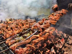 خلف المذاق المدخن.. مخاطر خفية للشواء على الفحم وكيف يتأثر جسمك به؟