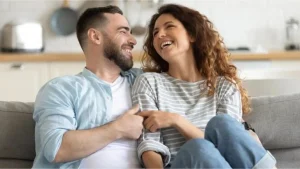 بين الخلاف والتفاهم.. أسرار استقرار الحياة الزوجية
