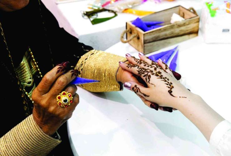 زينة العيد.. الحناء السعودية فن تشكيلي يعزز البهجة والتواصل