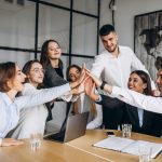 الاحترام المتبادل.. ركيزة أساسية لنجاح العلاقات داخل بيئة العمل