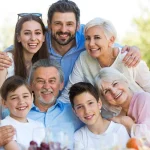 كيف نعلم الأطفال صلة الرحم في العيد؟.. دور الأسرة في غرس القيم الاجتماعية