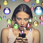 تجسس أم تنبؤ؟ ما الحقيقة العلمية وراء إعلانات الهاتف المستمعة"