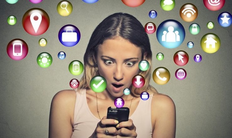تجسس أم تنبؤ؟ ما الحقيقة العلمية وراء إعلانات الهاتف المستمعة"