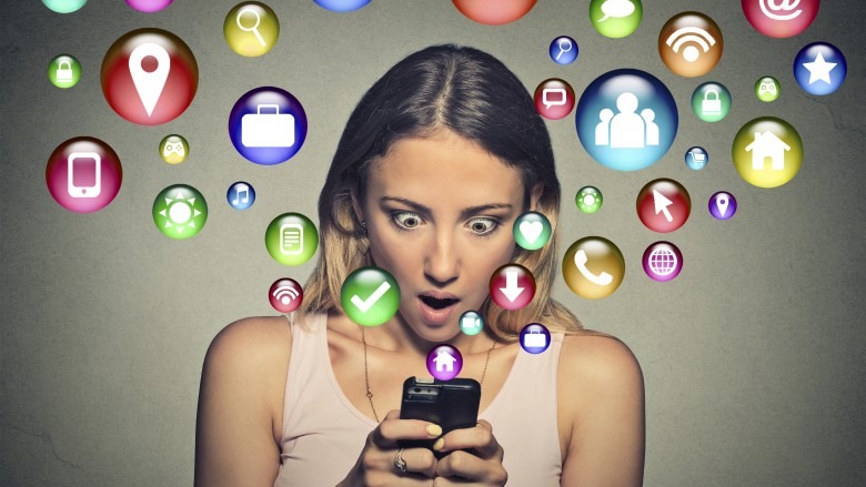 تجسس أم تنبؤ؟ ما الحقيقة العلمية وراء إعلانات الهاتف المستمعة"