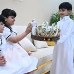 فلسفة العيدية.. كيف تتحول نقود العيد من بهجة عابرة إلى أداة لتربية الأجيال؟