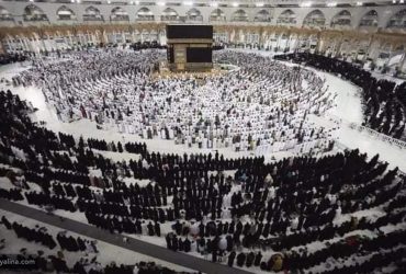 يوم الخليف والقيس".. كيف تحيي نساء مكة صحن الحرم في غياب الحجيج؟