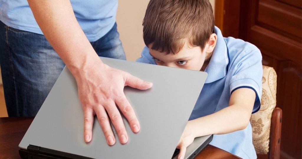 الرقابة الأبوية.. أداة لحماية الأطفال من مخاطر الإنترنت عن بعد