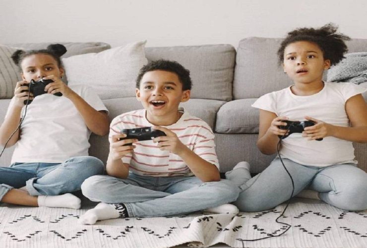 خلف الشاشات.. كيف يسرق الإفراط في الألعاب تركيز الأطفال؟؟