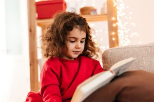 كيف تصنع القراءة طفلًا أكثر ذكاءً وإبداعًا؟