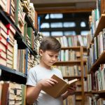 كيف تصنع القراءة طفلًا أكثر ذكاءً وإبداعًا؟