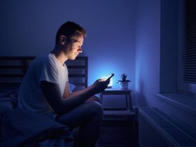 3 أنواع من الإضاءة قد تضر بصحة العين.. تعرف على مخاطرها وطرق الوقاية