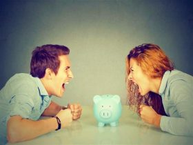إدارة ميزانية الأسرة.. من الأقدر الرجل أم المرأة؟