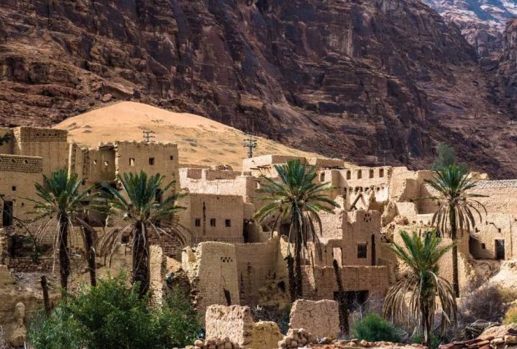البلدة القديمة في العلا.. المتاهة الطينية التي تحرس ذاكرة القرون