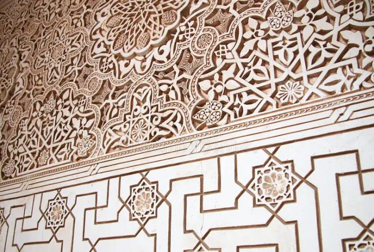 فن الأرابيسك.. أصالة الهوية الإسلامية وإبداع الزخرفة الهندسية.