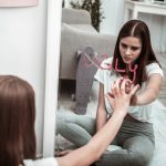 من تبدلات بيولوجية إلى ندوب نفسية.. كيف تتحول طفرة النمو لدى المراهقين إلى أزمة هوية دائمة؟