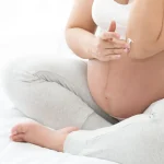 الإكزيما أثناء الحمل.. لماذا تظهر وكيف يمكن التعامل معها بأمان؟