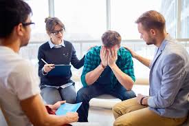التعاطف الحقيقي أم الأدائي؟.. كيف نميز بين الدعم الصادق والسلوك الاستعراضي؟