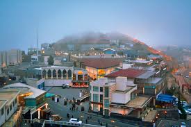 المدينة العالية في أبها.. وجهة سياحية تجمع بين الطبيعة والترفيه والإقامة الفاخرة