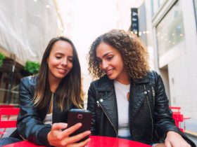 فخ الجاذبية.. كيف يصنع المجتمع هشاشة الشخصية لدى الفتيات؟