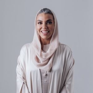 «وئام الدخيل».. إعلامية سعودية صنعت حضورًا بارزًا في الشاشة والإدارة الإعلامي