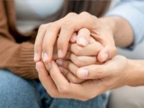 التعاطف الحقيقي أم الأدائي؟.. كيف نميز بين الدعم الصادق والسلوك الاستعراضي؟