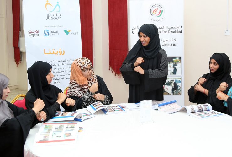 كيف يبني الاستكشاف المحلي هوية الشباب؟