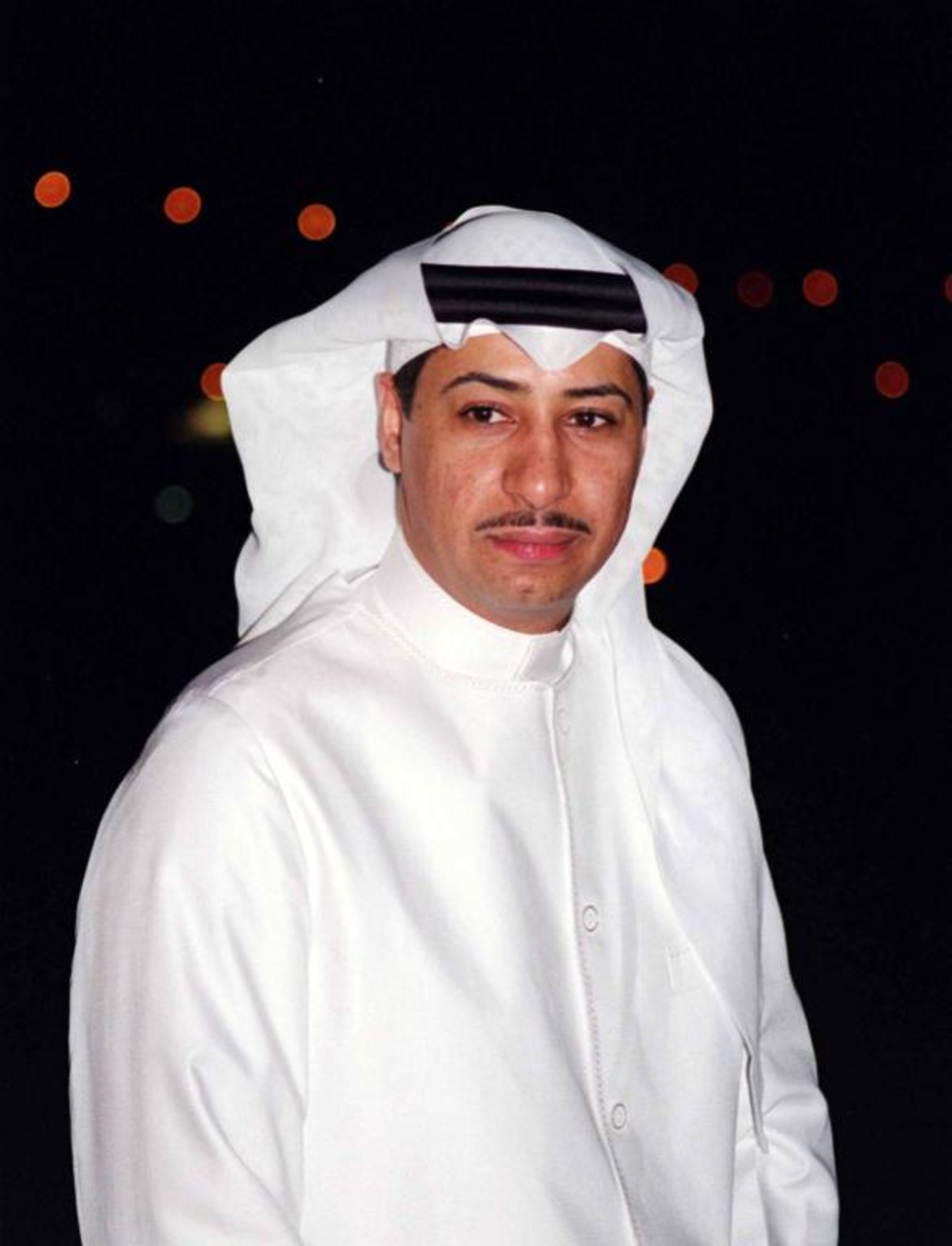 عبد الله رشاد.. الضابط البحري الذي أبحرت به أنغام الفن السعودي