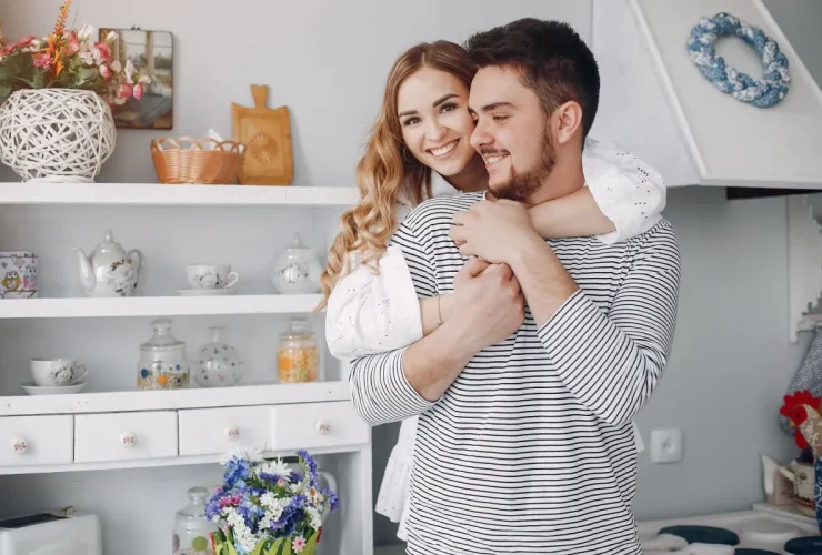 كيف تحمين علاقتك الزوجية من فخ المقارنة بأزواج السوشيال ميديا؟
