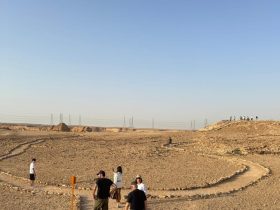 مسار درب المنجور.. وجهة تجمع بين المغامرة والتاريخ في قلب جبال طويق