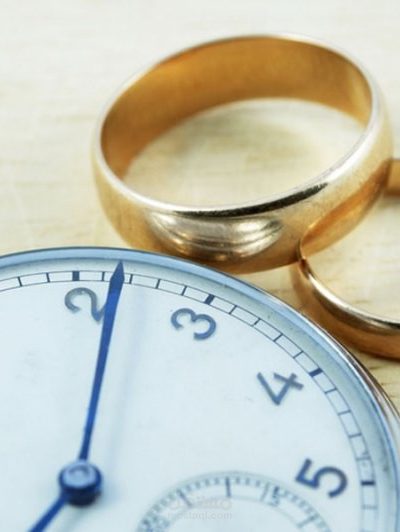 عزوف أم تأجيل؟ قراءة في الدوافع الاجتماعية لارتفاع سن الزواج