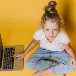 من «ريز» إلى «بت».. رحلة في قاموس أبنائك من جيل ألفا