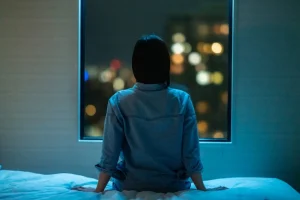 المواقف المحرجة قبل النوم.. إليكِ تفسير ما يفعله عقلك ليلاً