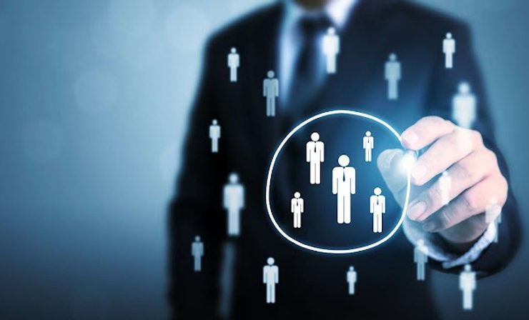 عندما تصبح الخوارزمية مدير.. الفرص، التحيزات، وحدود الأتمتة.