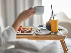 هل تتناولين وجباتكِ في الوقت المناسب؟ دراسة توضح تأثير التوقيت على صحتكِ