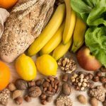 أطعمة تساعد على علاج الإمساك.. كيف يدعم النظام الغذائي صحة الجهاز الهضمي؟