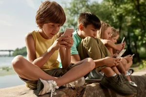 من «ريز» إلى «بت».. رحلة في قاموس أبنائك من جيل ألفا