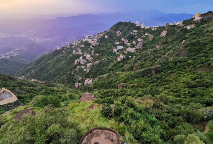 جبل فيفا.. طبيعة جبلية خلابة ووجهة سياحية في قلب جازان